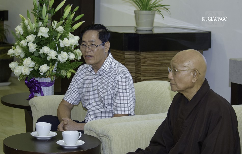 Ông Phạm Viết Thanh, Bí thư Tỉnh ủy Bà Rịa - Vũng Tàu bày tỏ lòng tri ân đến GHPGVN đã phối hợp với tỉnh tổ chức lễ truy niệm các anh hùng liệt sĩ, chiến sĩ và đồng bào yêu nước đã hy sinh tại Côn Đảo Ông Phạm Viết Thanh, Bí thư Tỉnh ủy Bà Rịa - Vũng Tàu bày tỏ lòng tri ân đến GHPGVN đã phối hợp với tỉnh tổ chức lễ truy niệm các anh hùng liệt sĩ, chiến sĩ và đồng bào yêu nước đã hy sinh tại Côn Đảo