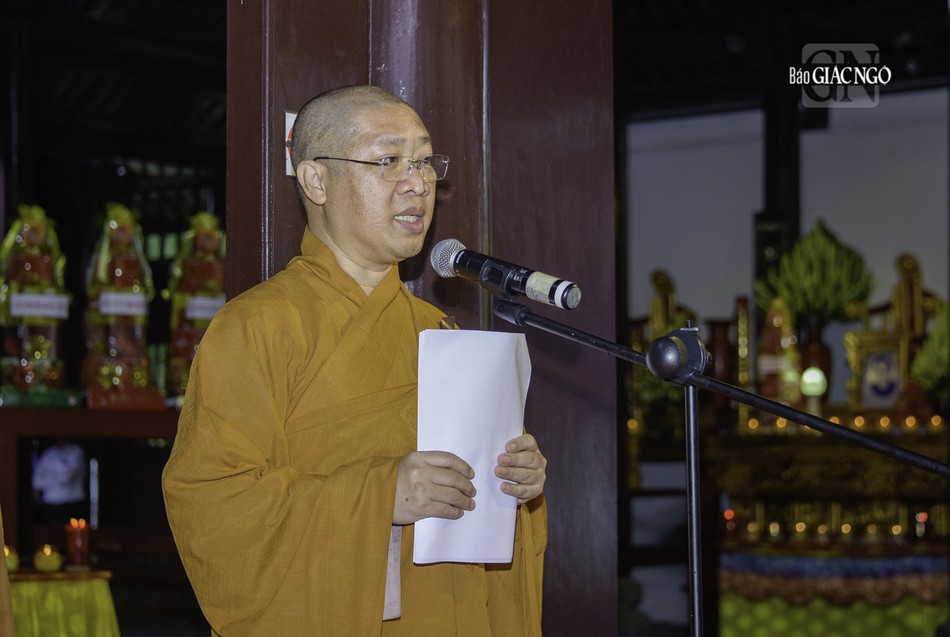 Thượng tọa Thích Thiện Thuận, Phó ban kiêm Chánh Thư ký Ban Trị sự GHPGVN tỉnh Bà Rịa - Vũng Tàu dẫn chương trình