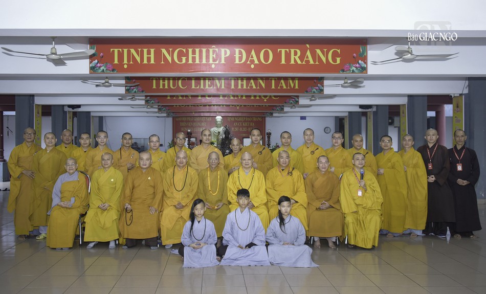 Các hành giả an cư tại hạ trường thiền viện Quảng Đức