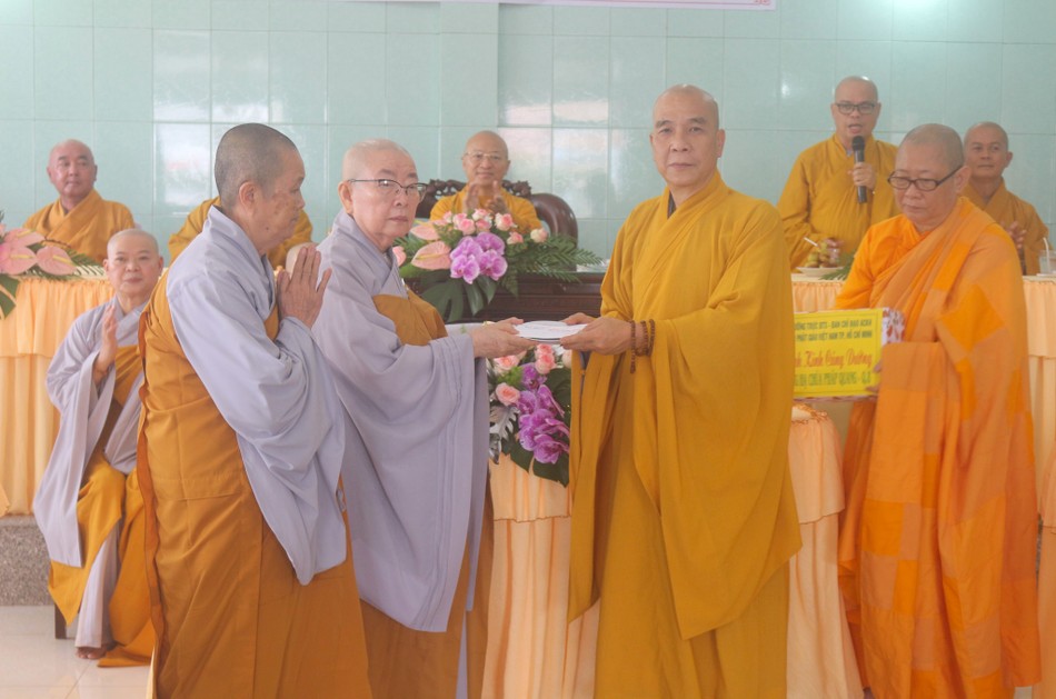 Ban Chức sự gồm Thiền chủ là Ni trưởng Thích nữ Tắc Sen, Ni trưởng Thích nữ Tắc Bửu và Ni sư Thích nữ An Trường; Hóa chủ gồm Ni trưởng Thích nữ Tắc Mẫn, Ni trưởng Thích nữ Hiền Thủ và Ni sư Thích nữ Huệ Tuyến Ban Chức sự gồm Thiền chủ là Ni trưởng Thích nữ Tắc Sen, Ni trưởng Thích nữ Tắc Bửu và Ni sư Thích nữ An Trường; Hóa chủ gồm Ni trưởng Thích nữ Tắc Mẫn, Ni trưởng Thích nữ Hiền Thủ và Ni sư Thích nữ Huệ Tuyến