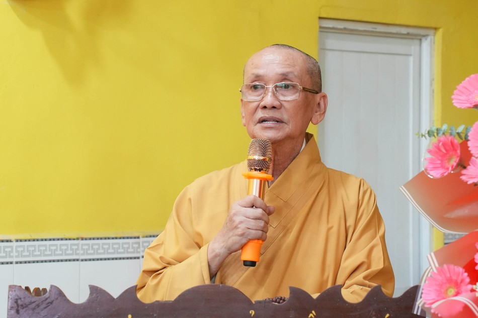 Hòa thượng Thích Chơn Minh, Trưởng ban Trị sự Phật giáo tỉnh Đồng Tháp phát biểu tri ân đoàn Hòa thượng Thích Chơn Minh, Trưởng ban Trị sự Phật giáo tỉnh Đồng Tháp phát biểu tri ân đoàn
