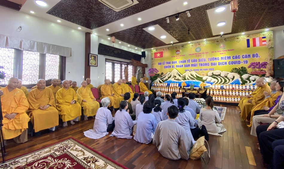Chư Tăng Ni, Phật tử, đại diện chính quyền tham dự Chư Tăng Ni, Phật tử, đại diện chính quyền tham dự