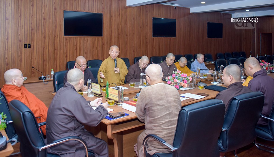 Thượng tọa Thích Nhật Từ báo cáo công tác chuẩn bị Hội nghị Ban Thư ký ABCP đến chư tôn đức