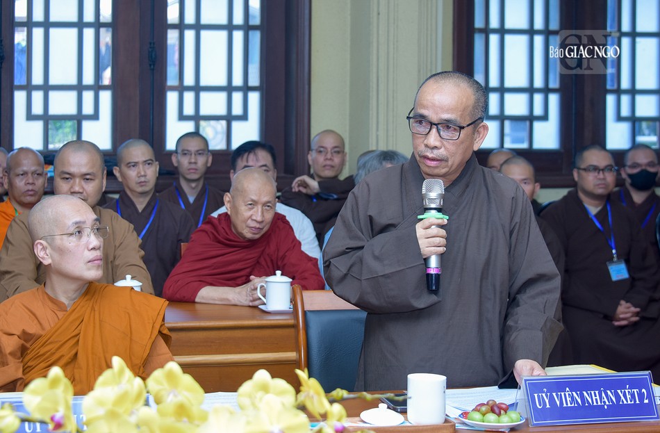 Thượng tọa TS Thích Viên Trí nhận xét luận án