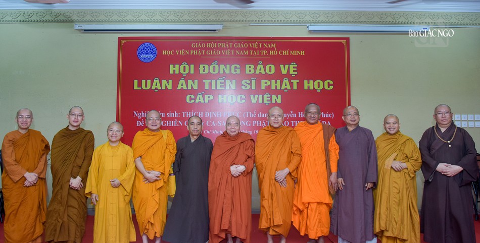 Lưu niệm bảo vệ thành công luận án tiến sĩ cấp học viện lần đầu tiên thuộc Học viện Phật giáo VN tại TP.HCM