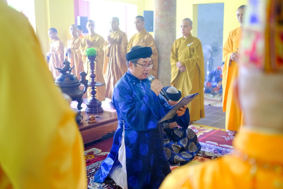 Đại diện Nguyễn Phước tộc cung tuyên tiểu sử vua Thiệu Trị