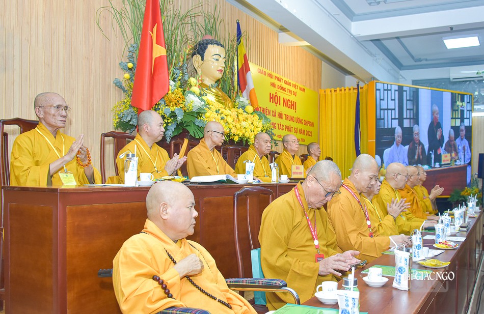 Chư tôn đức chứng minh