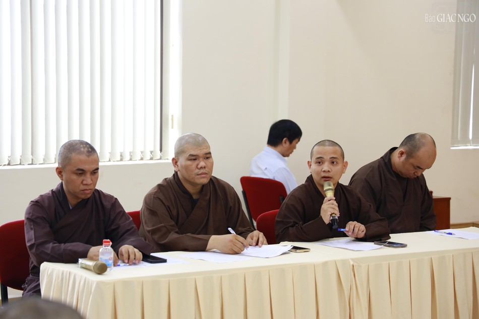 Đại đức Thích Nguyện Truyền, Phó Chủ nhiệm Câu lạc bộ Phóng viên - Cộng tác viên Báo Giác Ngộ triển khai chương trình hoạt động của câu lạc bộ trong năm 2024