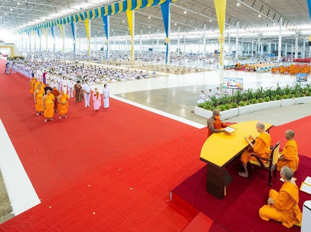 Quang cảnh buổi lễ tại giảng đường Wat Dhammakya (Thái Lan)