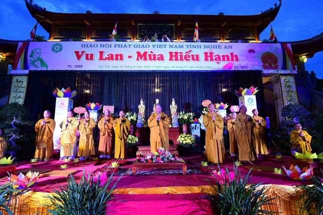 Chùa Đại Tuệ tổ chức Đại lễ Vu lan - Báo hiếu năm 2022 Chùa Đại Tuệ tổ chức Đại lễ Vu lan - Báo hiếu năm 2022