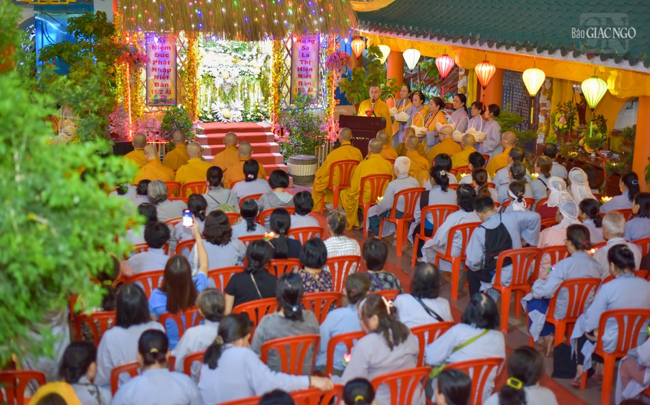 Chư Tăng, Phật tử tham dự