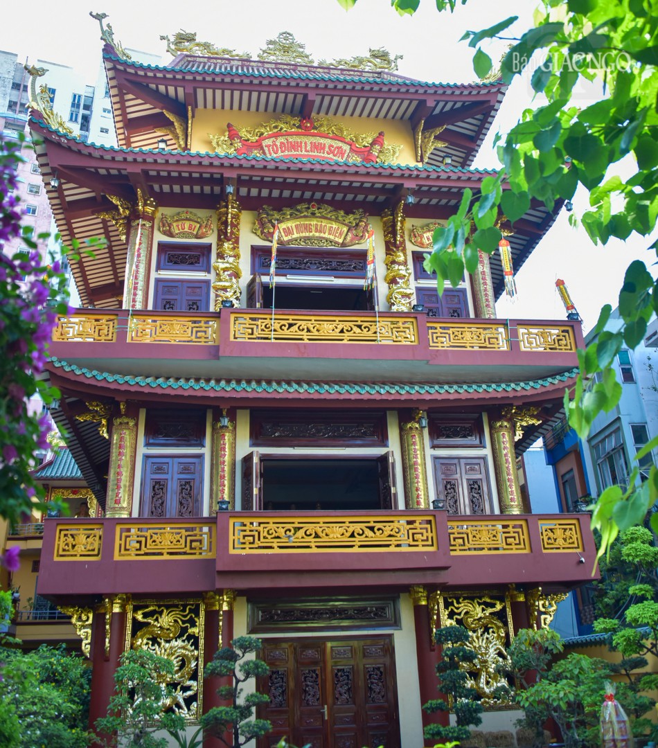 Chùa Linh Sơn tọa lạc tại số 149 Cô Giang, Q.1, TP.HCM Chùa Linh Sơn tọa lạc tại số 149 Cô Giang, Q.1, TP.HCM