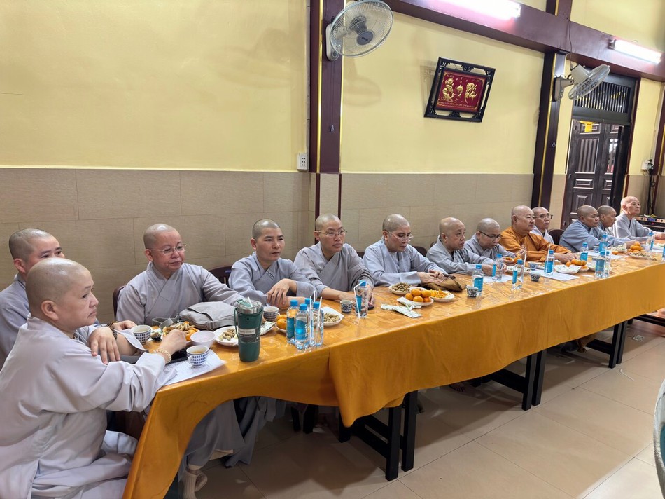 Chư Ni tham dự Chư Ni tham dự