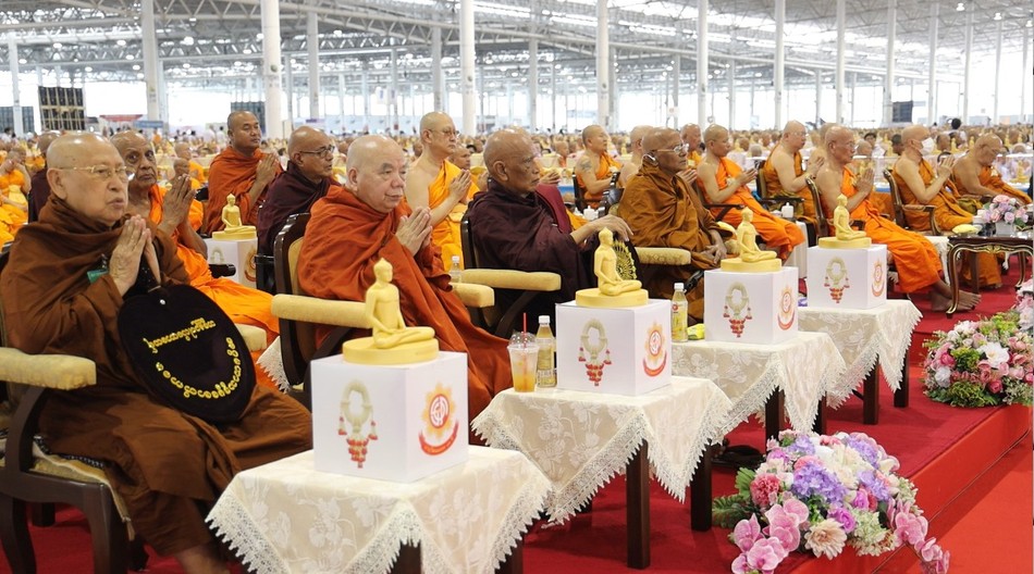 Chư tôn đức đến từ nhiều quốc gia trên thế giới tham dự Chư tôn đức đến từ nhiều quốc gia trên thế giới tham dự