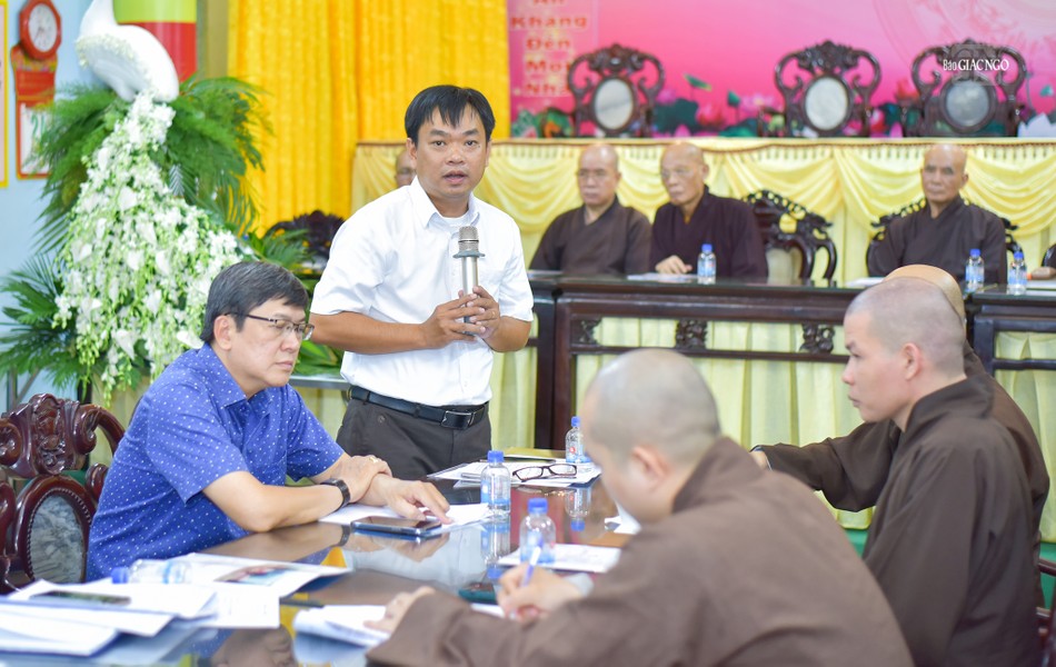 Ông Cao Trung Tín phát biểu Ông Cao Trung Tín phát biểu