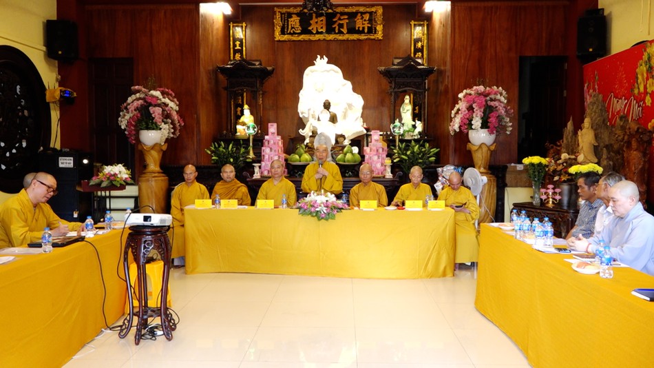 Buổi lễ với sự tham dự của chư tôn đức Ban Văn hóa, các văn nghệ sĩ phía Nam Buổi lễ với sự tham dự của chư tôn đức Ban Văn hóa, các văn nghệ sĩ phía Nam