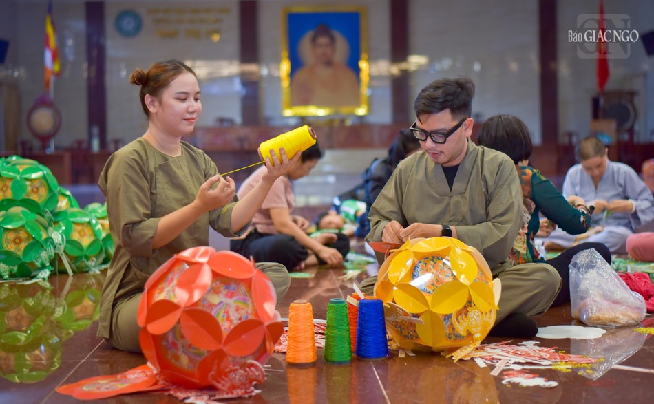 Tất cả đều cùng chung tay, chung lòng hướng đến một mùa Phật đản tràn ngập niềm vui và tình thương