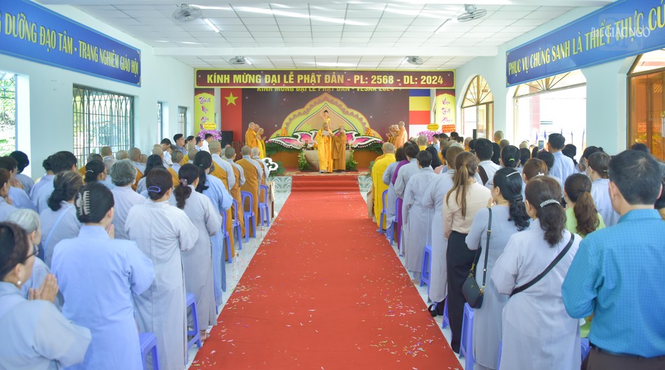 Toàn cảnh Đại lễ Phật đản Phật lịch 2568 của Phật giáo Q.7 tại Long Hoa cổ tự