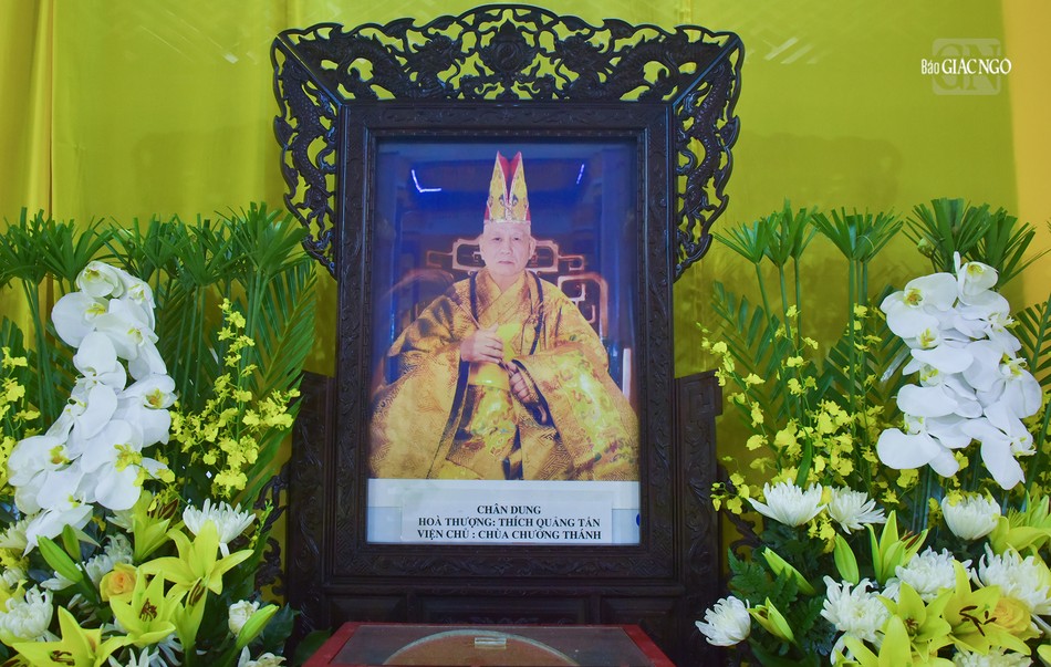 Chân dung Hòa thượng Thích Quảng Tấn được tôn trí tại Giác linh đường chùa Chưởng Thánh
