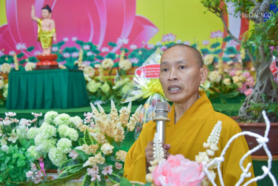 Thượng tọa Thích Minh Quang phát biểu