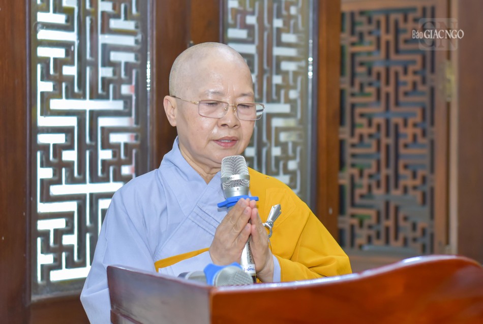 Ni trưởng Thích nữ Như Thảo phát biểu cảm tạ
