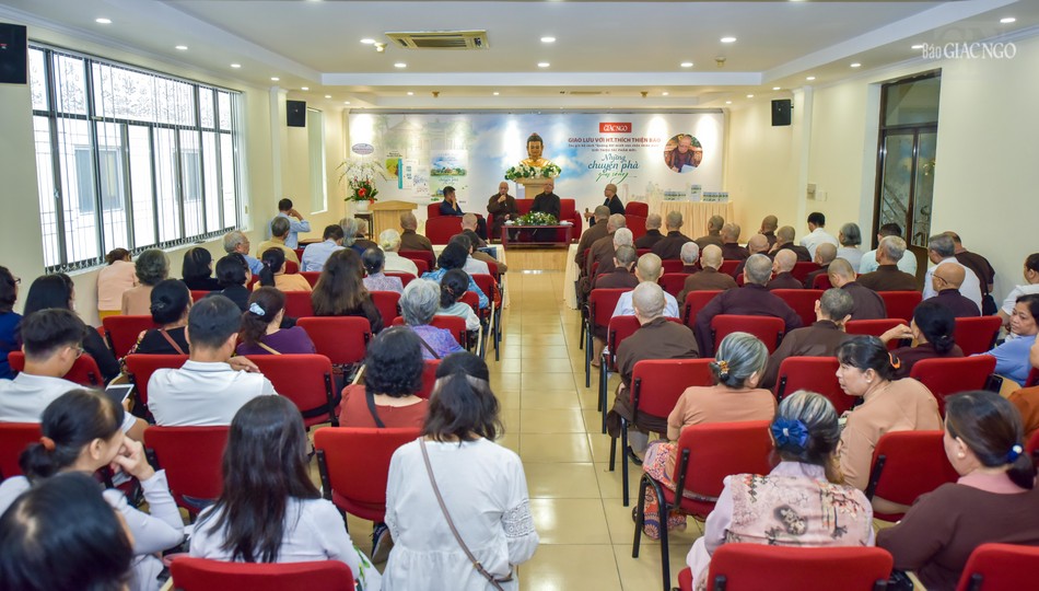 Toàn cảnh buổi giao lưu, ra mắt sách mới của Hòa thượng Thích Thiện Bảo tại trụ sở tòa soạn Báo Giác Ngộ