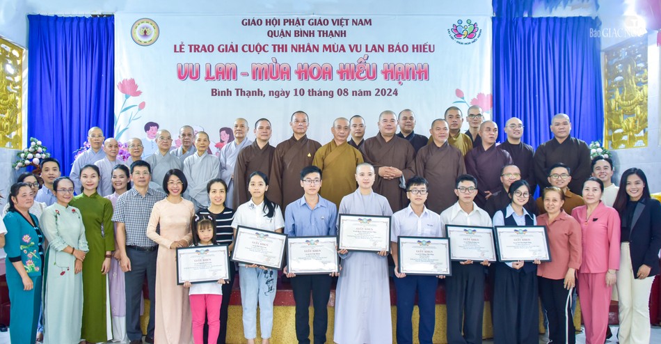 Chụp hình lưu niệm