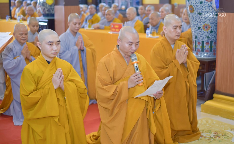 Đại diện hành giả dâng lời cảm niệm