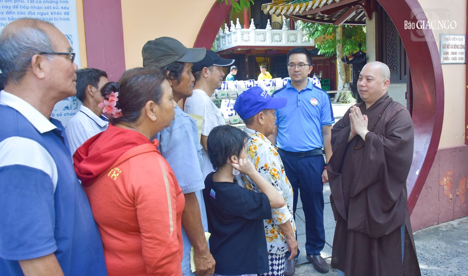 Chư Tăng thăm hỏi, chúc sức khỏe đến người dân trong dịp Vu lan Chư Tăng thăm hỏi, chúc sức khỏe đến người dân trong dịp Vu lan