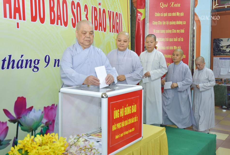 Chư Ni Q.1 tham gia ủng hộ Chư Ni Q.1 tham gia ủng hộ