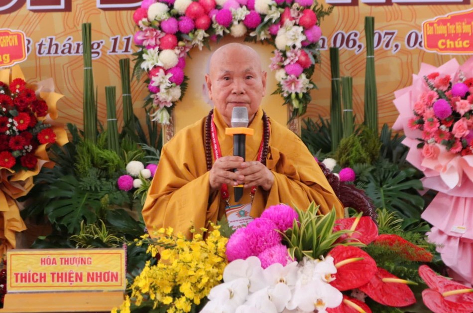 Trưởng lão Hòa thượng Thích Thiện Nhơn ban đạo từ