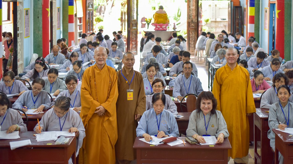 Hòa thượng Thích Chơn Không cùng các thành viên thuộc Ban Tổ chức Hội thi giáo lý Phật tử 2024 đã đến thăm, động viên tinh thần các thí sinh tham dự Hòa thượng Thích Chơn Không cùng các thành viên thuộc Ban Tổ chức Hội thi giáo lý Phật tử 2024 đã đến thăm, động viên tinh thần các thí sinh tham dự