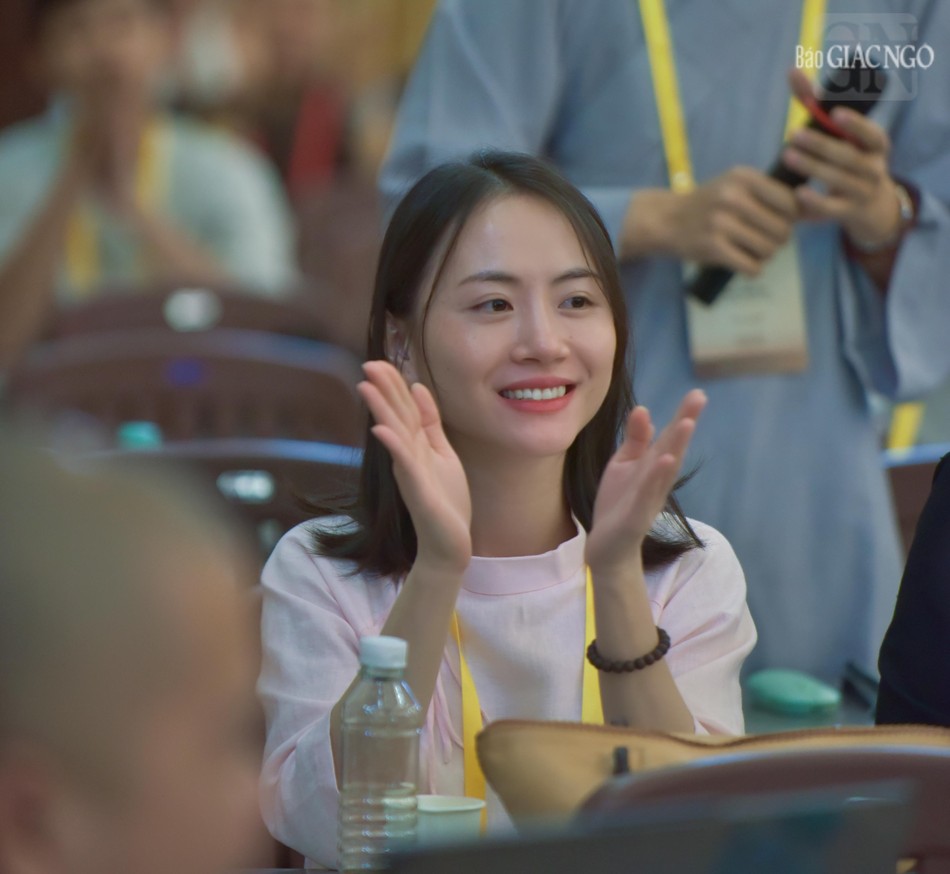 Hoan hỷ tiếp nhận các thông tin