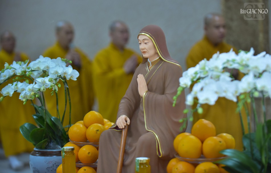 Hình ảnh vị Giám trai sứ giả tại trai đường Việt Nam Quốc Tự