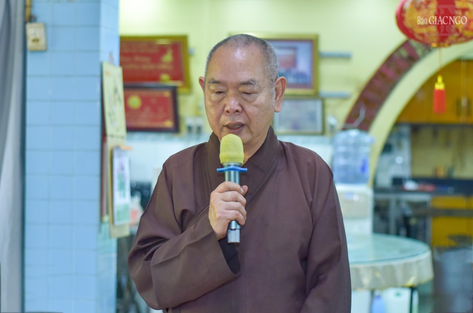 Thượng tọa Thích Huệ Công phát biểu Thượng tọa Thích Huệ Công phát biểu