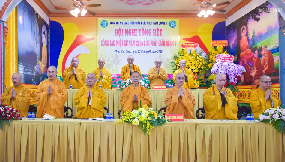 Chư tôn đức thực hiện nghi thức tâm linh trước khi diễn ra hội nghị Chư tôn đức thực hiện nghi thức tâm linh trước khi diễn ra hội nghị