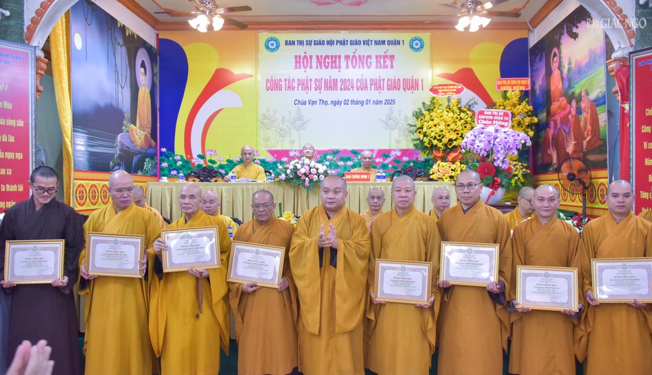 Ghi nhận những đóng góp của các thành viên Ban Trị sự Phật giáo Q.1 trong năm 2024 Ghi nhận những đóng góp của các thành viên Ban Trị sự Phật giáo Q.1 trong năm 2024