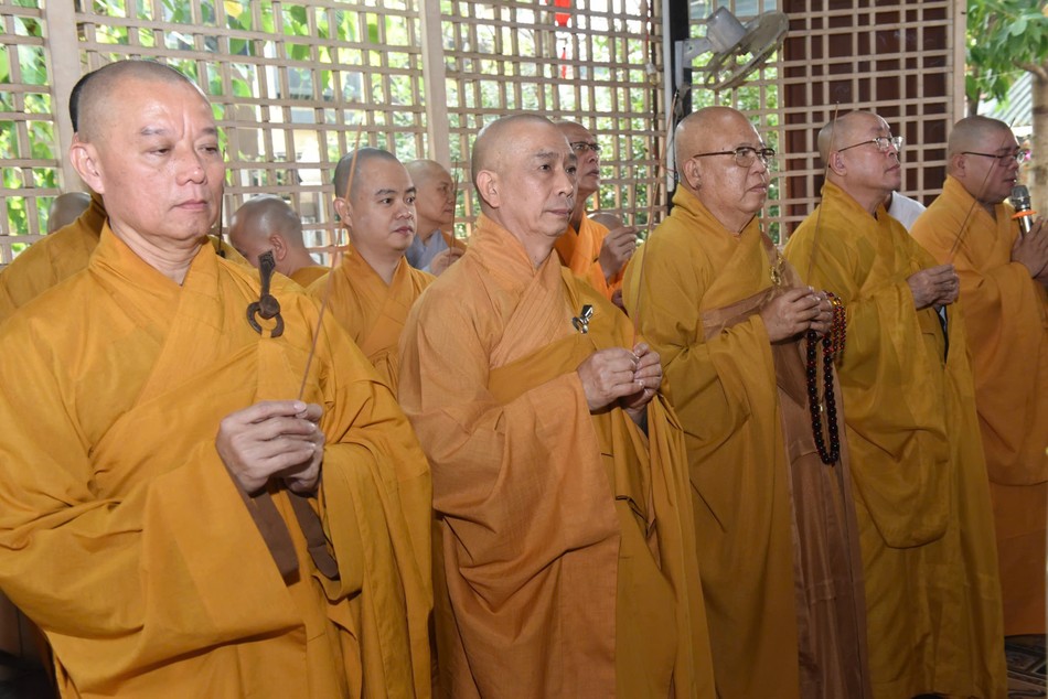 Chư tôn đức Thường trực Ban Trị sự GHPGVN Q.Bình Thạnh tham dự tưởng niệm Chư tôn đức Thường trực Ban Trị sự GHPGVN Q.Bình Thạnh tham dự tưởng niệm