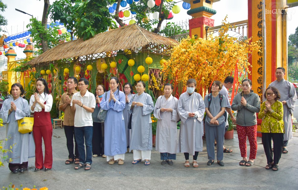 Phật tử tham dự tại tổ đình Vạn Thọ