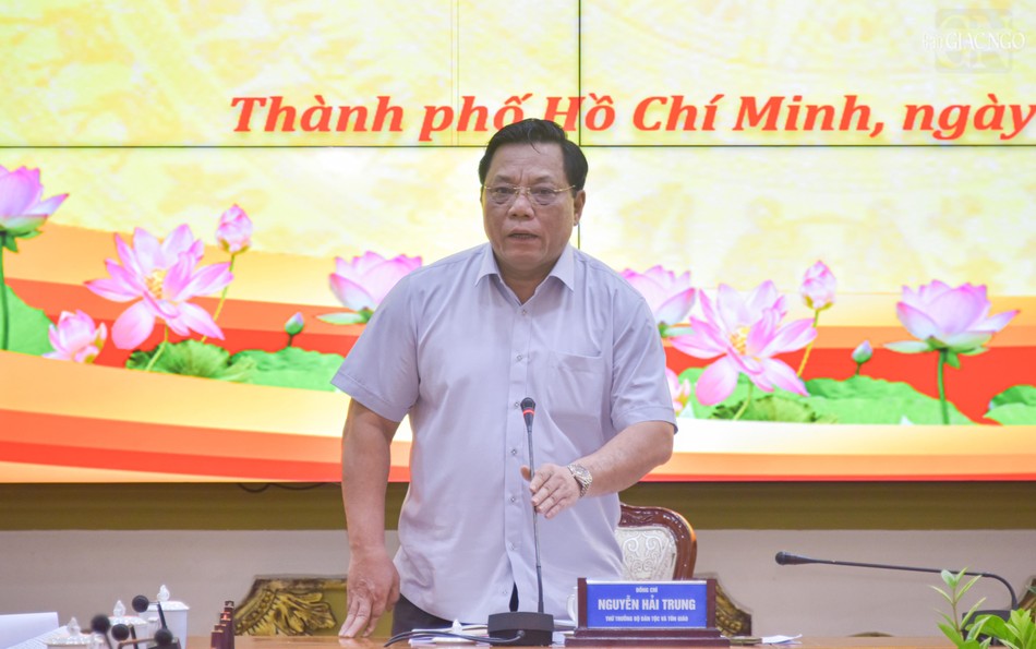 Thứ trưởng Bộ Dân tộc và Tôn giáo Nguyễn Hải Trung phát biểu khai mạc Thứ trưởng Bộ Dân tộc và Tôn giáo Nguyễn Hải Trung phát biểu khai mạc