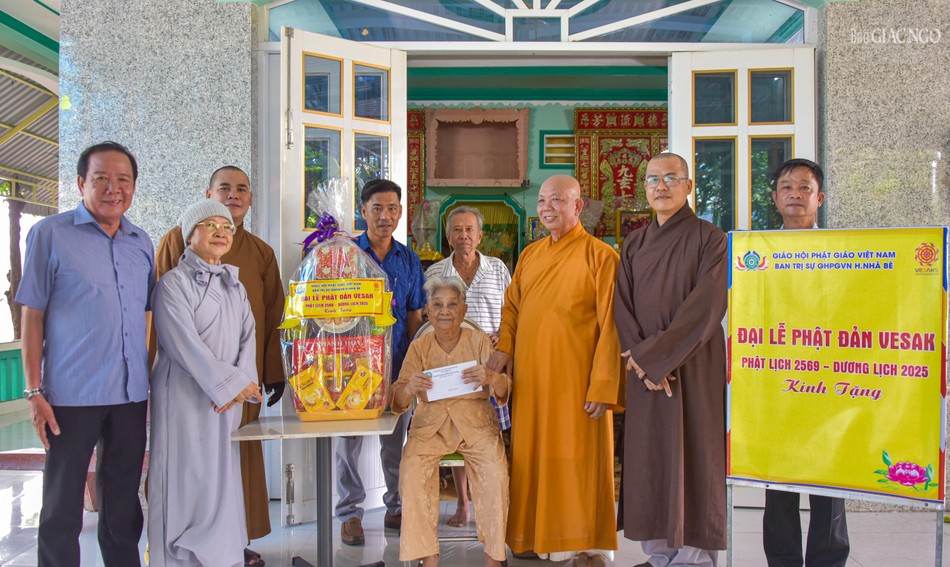 Ban Trị sự Phật giáo H.Nhà Bè trao tặng 50 phần quà đến những gia đình chính sách trên địa bàn Ban Trị sự Phật giáo H.Nhà Bè trao tặng 50 phần quà đến những gia đình chính sách trên địa bàn