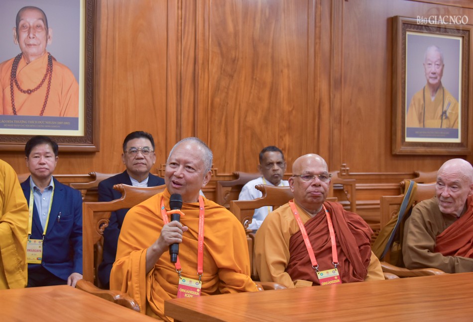 Hòa thượng Phra Brahmapundit, Chủ tịch ICDV đại diện cho phái đoàn phát biểu Hòa thượng Phra Brahmapundit, Chủ tịch ICDV đại diện cho phái đoàn phát biểu