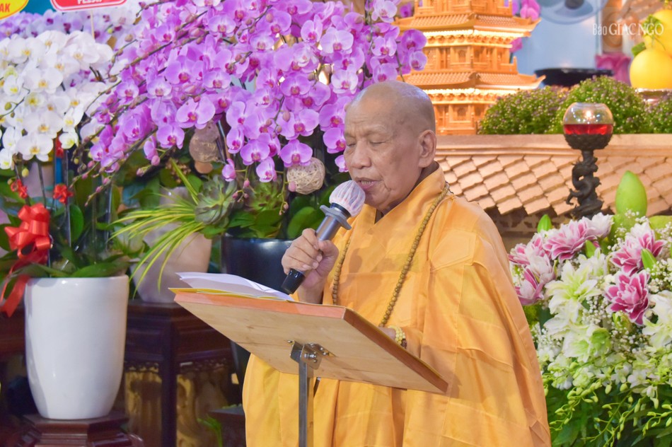 Hoà thượng Thích Hạnh Ngộ đọc Thông điệp Phật đản của Đức Pháp chủ GHPGVN