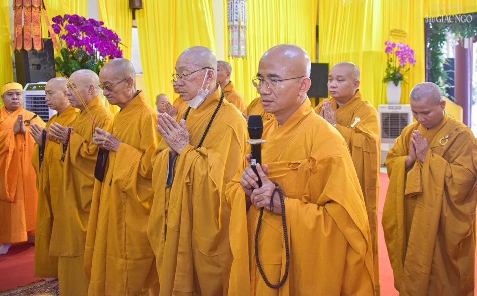 Thượng tọa Thích Thiện Quý gửi lời phân ưu của Hòa thượng Thích Lệ Trang đến môn đồ pháp quyến Thượng tọa Thích Thiện Quý gửi lời phân ưu của Hòa thượng Thích Lệ Trang đến môn đồ pháp quyến