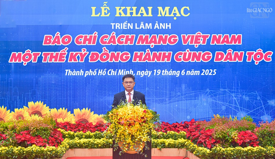 Ông Nguyễn Mạnh Cường phát biểu khai mạc Ông Nguyễn Mạnh Cường phát biểu khai mạc