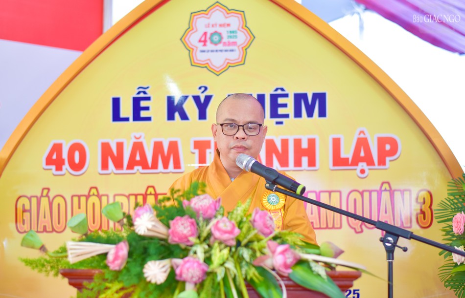 Đại đức Thích Thiện Châu phát biểu khai mạc Đại đức Thích Thiện Châu phát biểu khai mạc