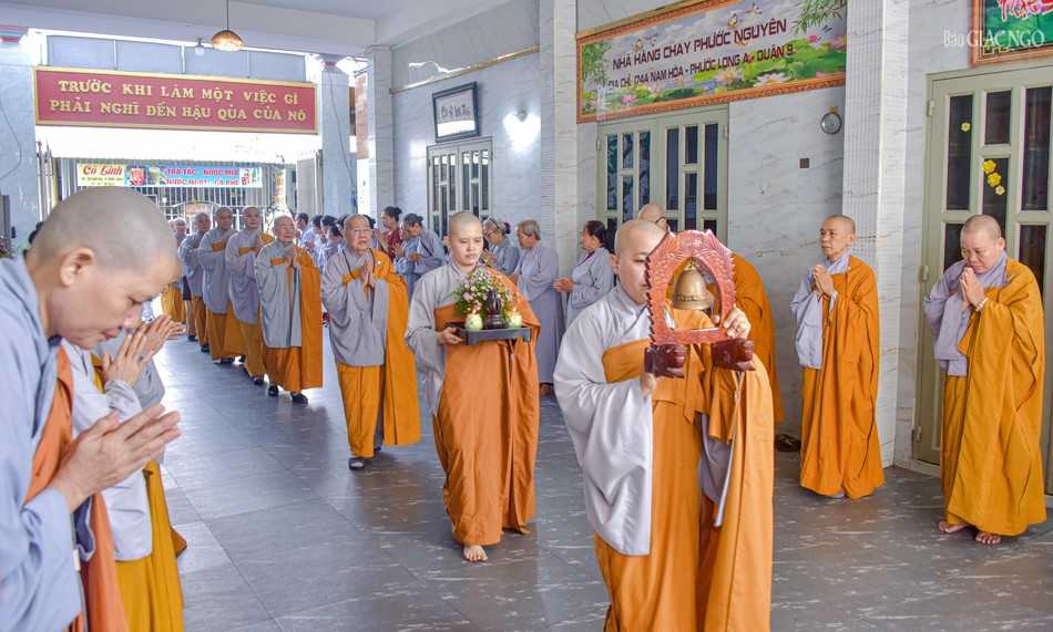 Đoàn thăm hạ trường Ni viện Phước Long