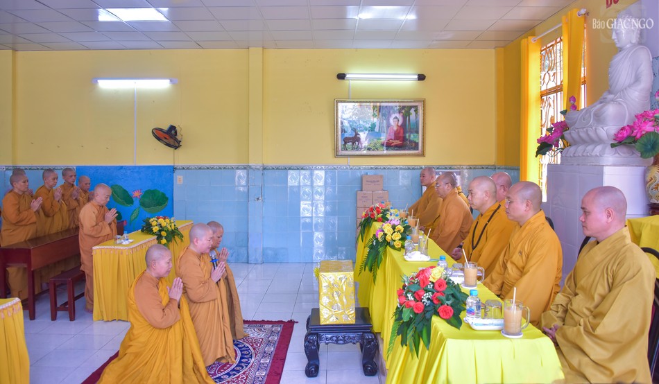 Ban Thư ký trường hạ tịnh xá Ngọc Điểm báo cáo quá trình tu học của các hành giả tu học trong 3 tháng an cư