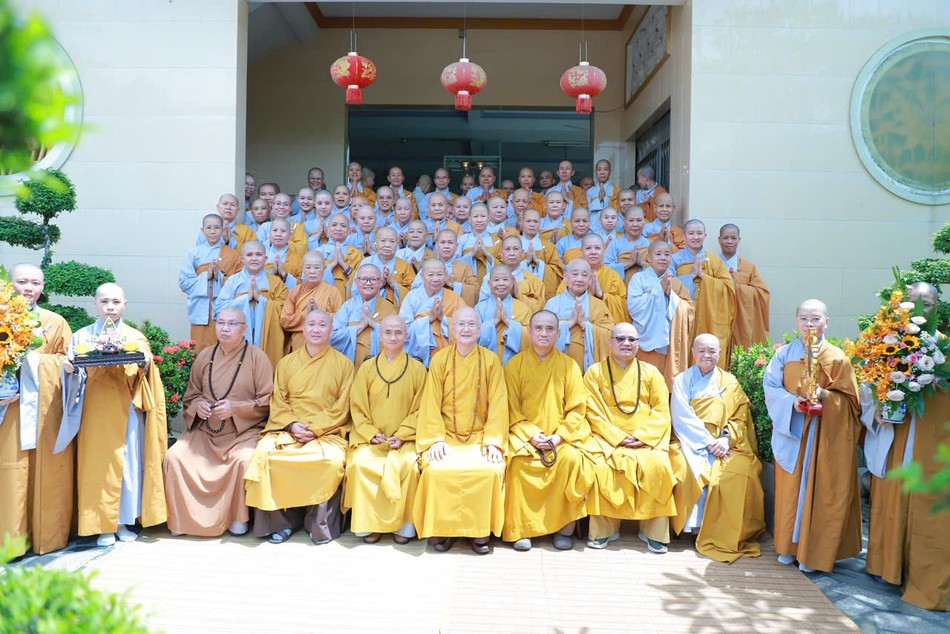 Trường hạ chùa Liên Hoa có 100 hành giả an cư. Ni trưởng Thích nữ Như Phương làm Thiền chủ, Ni trưởng Thích nữ Chúc Hải làm Hóa chủ