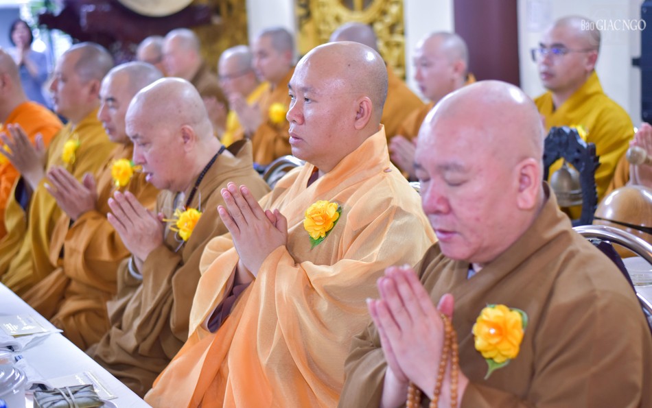 Chư Tăng tham dự